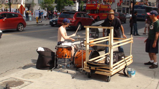 Straßenmusik am Yonge-Dundas Square