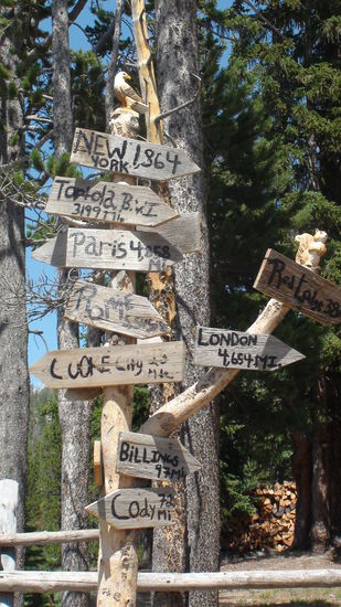 Schilderwald am Top of the world Store entlang des Beartooth Highways