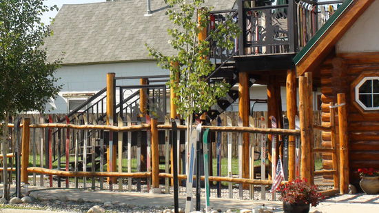 Cool! Gartenzaun aus Skiern.