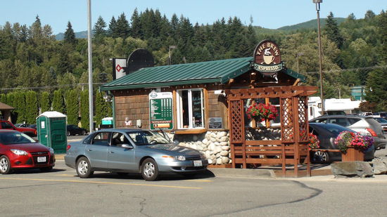 Nach Drive Thru Kaffee gehts weiter zum Mount Helens Volcano...