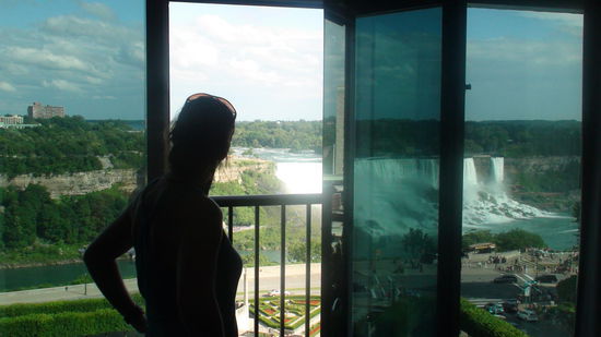 Vom Hotelzimmer aus bietet sich ein unglaublicher Blick auf die American Falls.