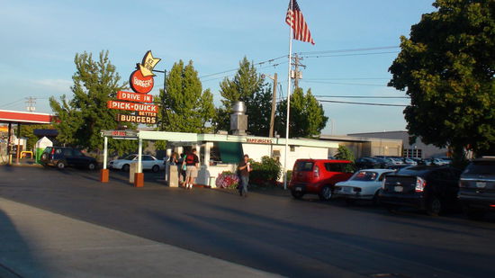 Pick Quick Tacoma Fife since 1949. Best Burger in Town or anywhere? Real treat. War ein Tipp von einer amerikanischen Burgerkennerin, es gab sogar Veggieburger und die selbstgemachten Pommes waren einmalig.Dein Linktext hier...
