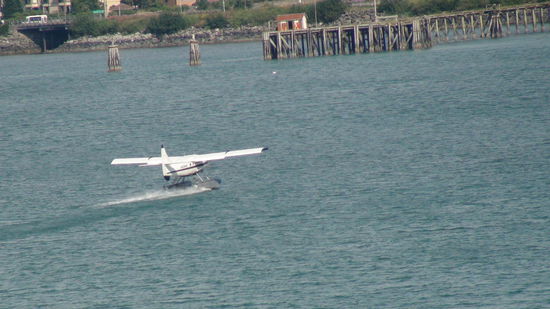 Floatplan im Landeanflug