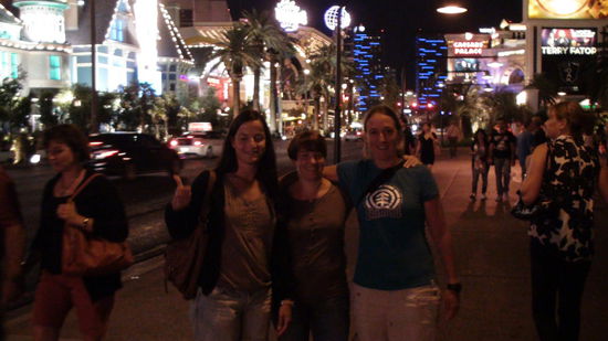 Wir treffen Jasmin und Vera während ihrer Tour durch den Westen in Las Vegas.
