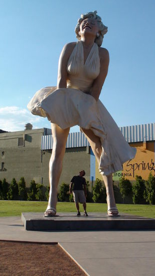 Na, na, na...
Hier wurde Marilyn Monroe einst entdeckt.