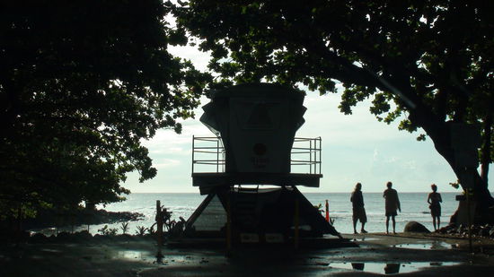 Letzter Lifeguard Turm und das Ende der Küstenstraße am Ke´e Beach von hier gehts nur zu Fuß weiter..