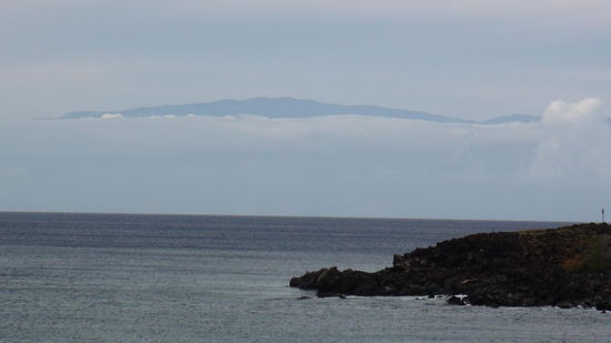 ...mit Blick auf Mauis Vulkan Haleakala