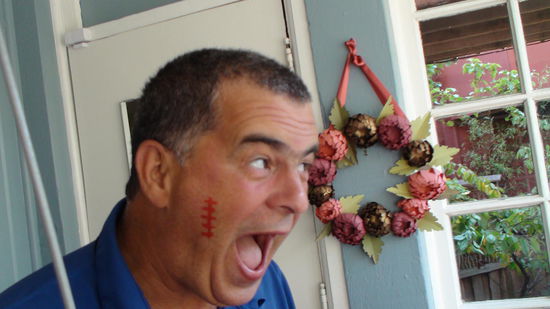 Scary moves on Halloween. Helena war im Halloween-Fieber und hat uns angemalt.