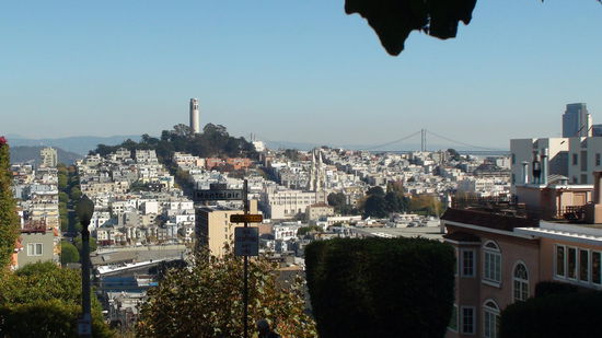 Coit Tower und Bay Bridge
