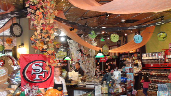 Nach dem Abschiedsschmerz mußten wir uns erst mal mit etwas Süßem trösten.