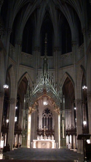 St. Patricks Cathedral. Von außen ist sie leider von einem Gerüst bedeckt.