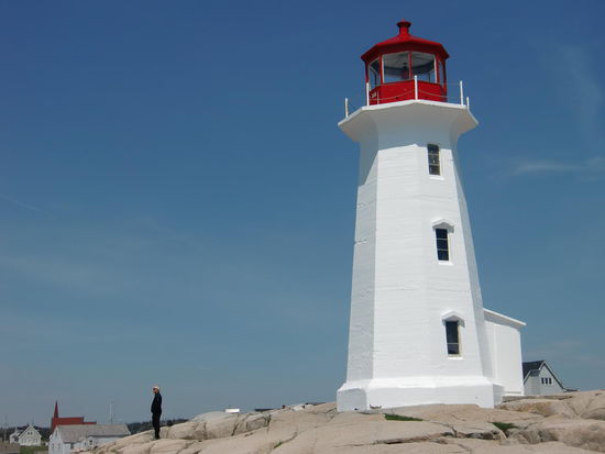 Der berühmte Leuchtturm von Peggys Cove: Bei diesem absolutem Traumwetter kommt er besonders gut  zur Geltung!