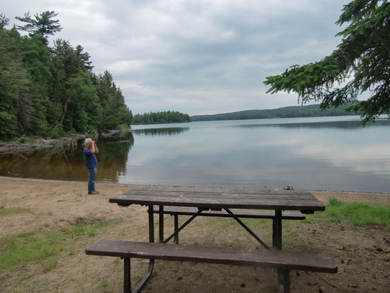 Einer der vielen Seen im Algonquin Park. Kanada ist wohl allgemein ein Paradies für Kanuten. Man sollte ein kleines Schlauchboot mitnehmen und auch mal lospaddeln!