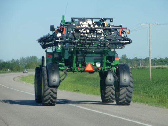 Mähdrescher!? Sieht aus wie aus einem Science-Fiction-Film!