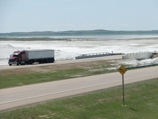 Ganz plötzlich ein Salzsee! Das Beste war allerdings ein Ice-Cream-Verkauf mit Riesenkugeln!!!