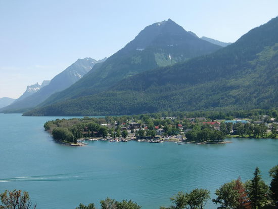 Blick auf den Ort Waterton Town