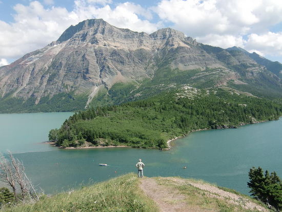 Blick vom Hotel Prince of Wales. Leider haben wir den Fußpfad nicht gefunden und sind bei größter Hitze die Asphaltstrasse hochgelaufen.