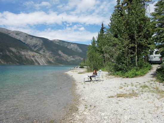 Der schöne Muncho Lake mit 'privatem Badestrand'!