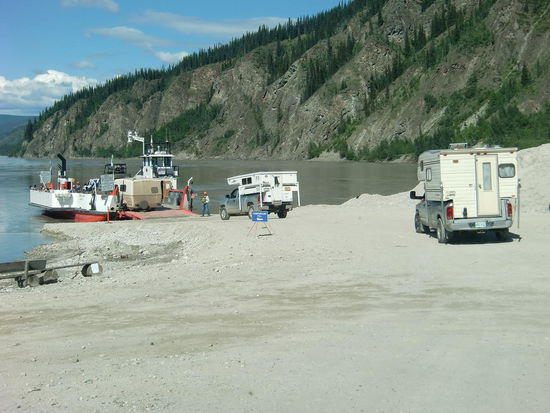 Fähre über den Yukon bei Dawson City