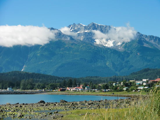 Der Ort Haines inmitten der grandiosen Bergwelt
