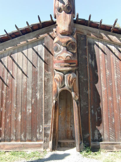 Eingangstür in ein Langhaus