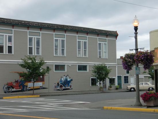 Anacortes mit den Bildern an den Häuserwänden