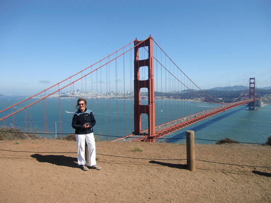 Mein sommerlicher Aufzug war ein Fehlgriff: es wehte ein starker und kühler Wind! Aber: Sonne pur!!!!!   Und kein Nebel weit und breit in Sicht!
