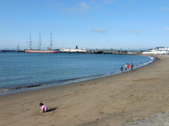 Am Strand in der City von Frisco