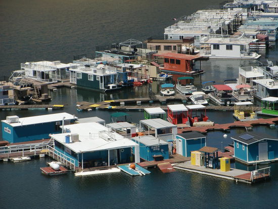 Hausboote auf dem See