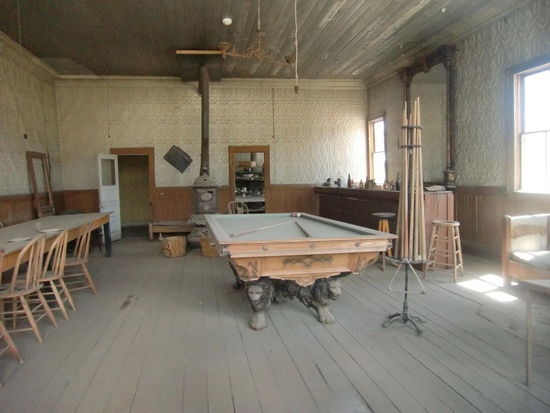 Im ehemaligen Hotel konnte man durch das Fenster fotografieren.