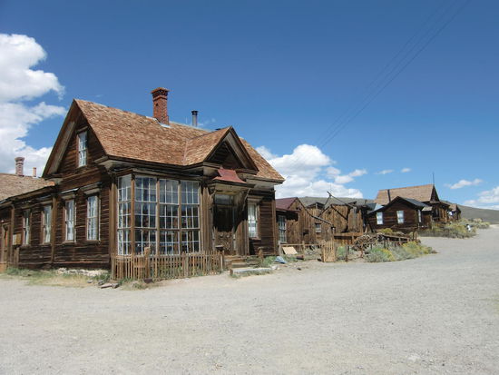 Hier wohnte ein Mann der sich Land von der Minengesellschaft pachtete und in 90 Tagen 90.000 $ aus dem Boden geholt hat.