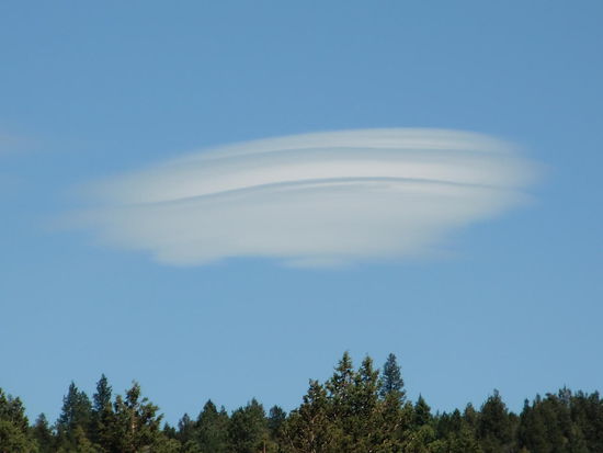 Eine UFO-Wolke am Mount Shasta