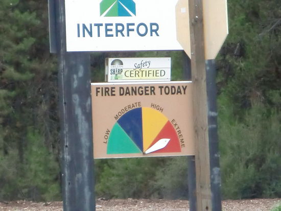 Feuergefahr: Extrem!
Schild am Strassenrand!