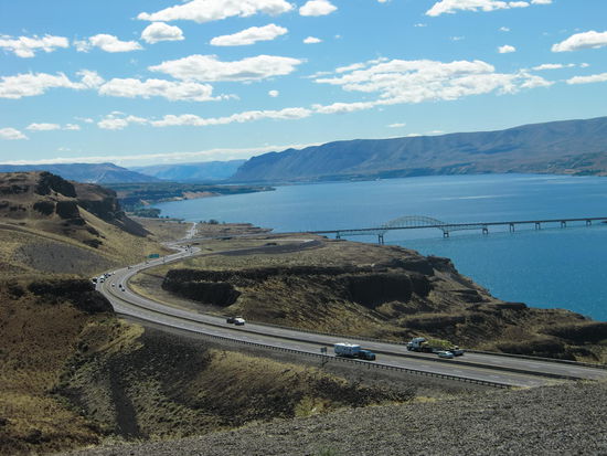 Blick von einem Viewpoint auf den Columbia River bei Vantage