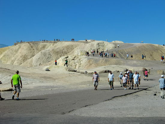Der 'Aufstieg' auf den Aussichtshügel in Zabriskies Point