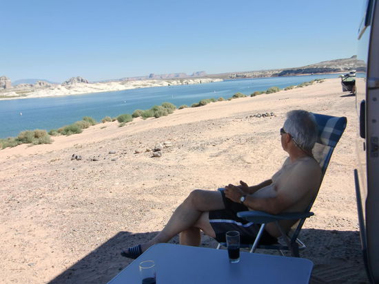 Das war mal wunderschön hier!
Zumindest der 1. Tag!!!!!
Übrigens gute Nachricht: Gregor hat abgenommen!
"      schlechte   "      : Edeltraud hat zugenommen!