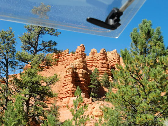 Wenn man so im Bett liegt und relaxt - und hat solch einen Blick!!!!
Nicht schlecht - was?