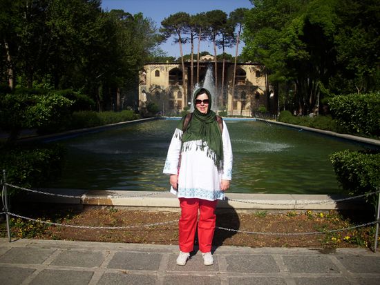 Der Hascht-Behescht (= Acht Paradiese) Palast in Esfahan. Der Safawiden-Palast wurde im 17. Jahrhundert erbaut und liegt im schönen Nachtigallengarten (Bagh-e Bolbol). 8. April 2013.