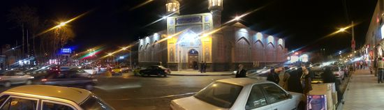 Panoramabild Haupteingang zum Grabmal des Sheikh Safi ad Din Ardabili in Ardabil.
31. März 2013