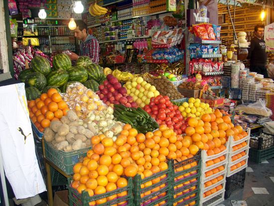 Gemüse- und Obstladen in Sareyn.