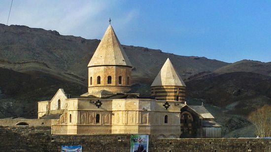 Das Sankt Thaddäus Kloster oder die "Schwarze Kirche" südlich von Maku in der Nähe von Chaldoran. Die Kirche soll bereits im 1. Jahrhundert nach Christus erbaut worden sein.