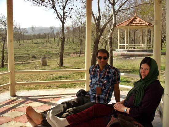 Teepause im Pavillon am Ufer des Aras Wasserspeichers zwischen Jolfa und Poldasht.