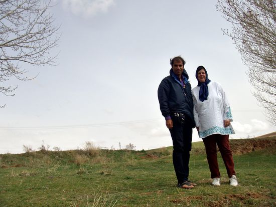 Mehdi und ich nach unserem Picknick in der Nähe von Qeydar.