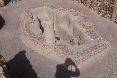 das Baptisterium - Taufbecken