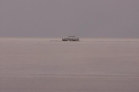 Warnung, fahre nie in einen Salzsee