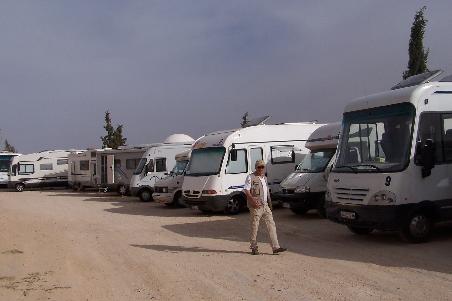 vor dem Hotel Ksar Amazigh