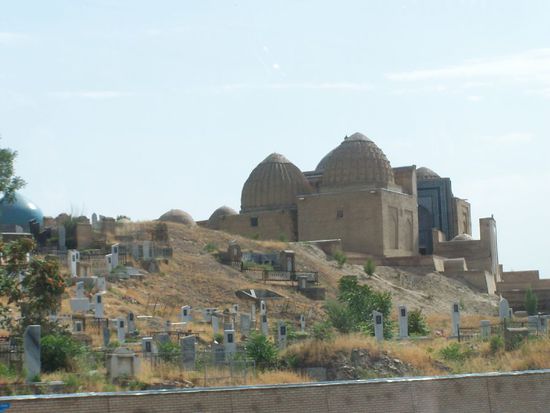 die Graeberstrasse mit dem heutigen Friedhof