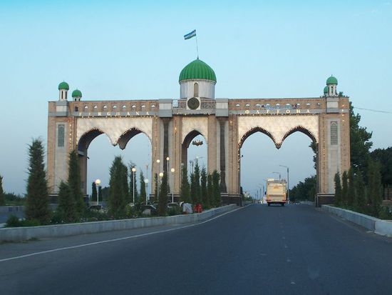 Einfahrt nach Fergana