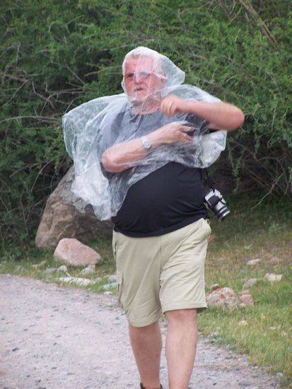 Gerd kaempft mit dem Ganzkoerperkondom