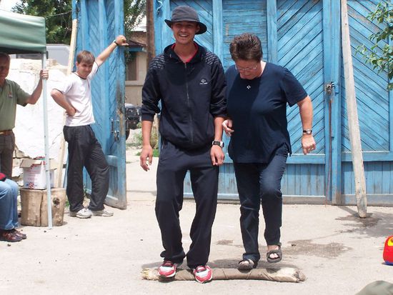 auch Gundula betaetigt sich fusswerklich